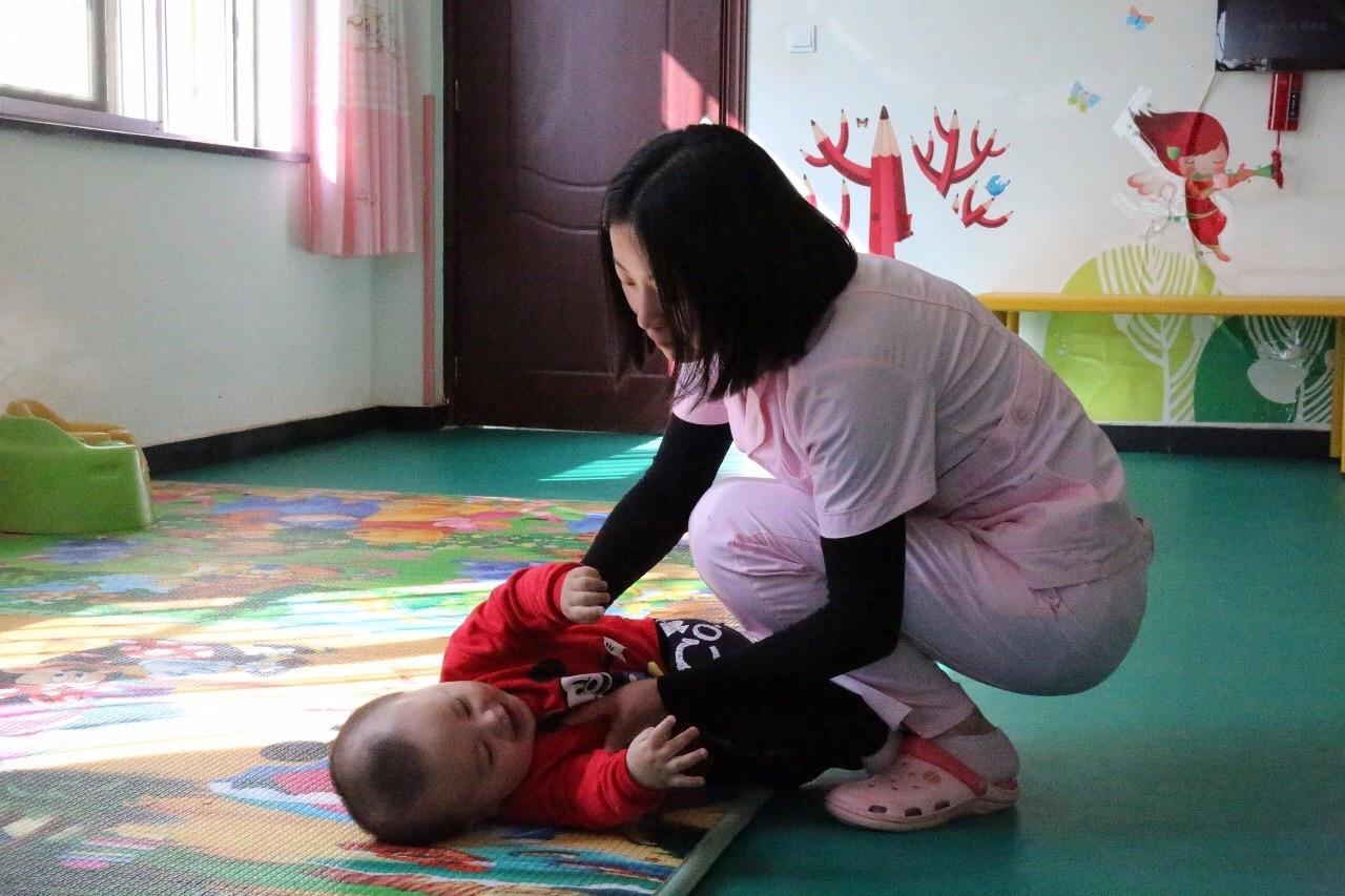 以愛之名，90后女孩重回福利院