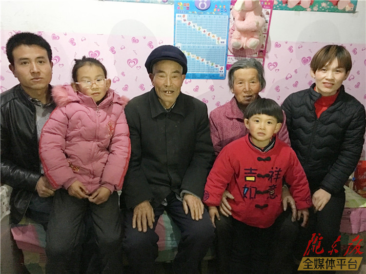 【新春走基層】殘疾夫婦：“你做我的耳朵，我做你的右手”