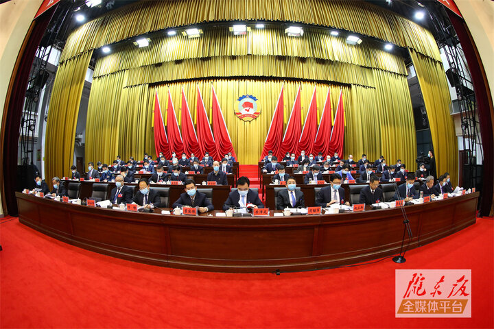 【市兩會視頻海報】努力開創(chuàng)新時代慶陽政協(xié)工作新局面，為推動慶陽老區(qū)全面振興作出新的更大貢獻(xiàn)！