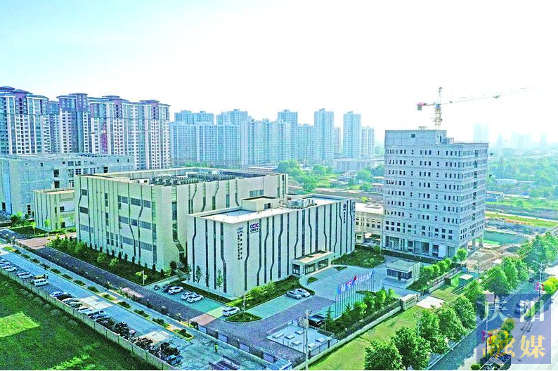 【東數(shù)西算】構(gòu)建數(shù)算協(xié)同 賦能千行百業(yè)——慶陽全力打造千億級(jí)數(shù)字經(jīng)濟(jì)產(chǎn)業(yè)鏈