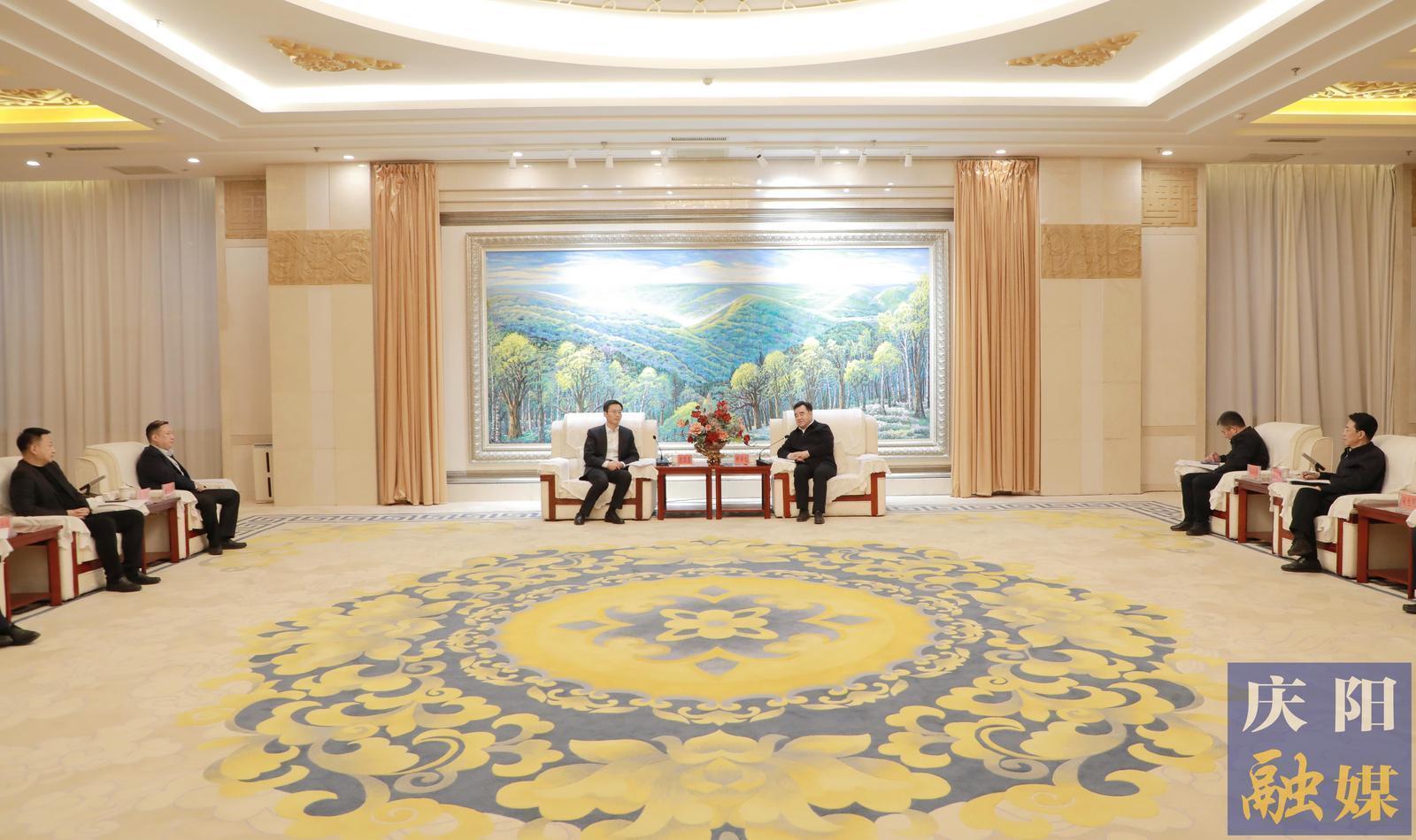黃澤元與交通銀行甘肅省分行黨委書記、行長方衛(wèi)星一行座談