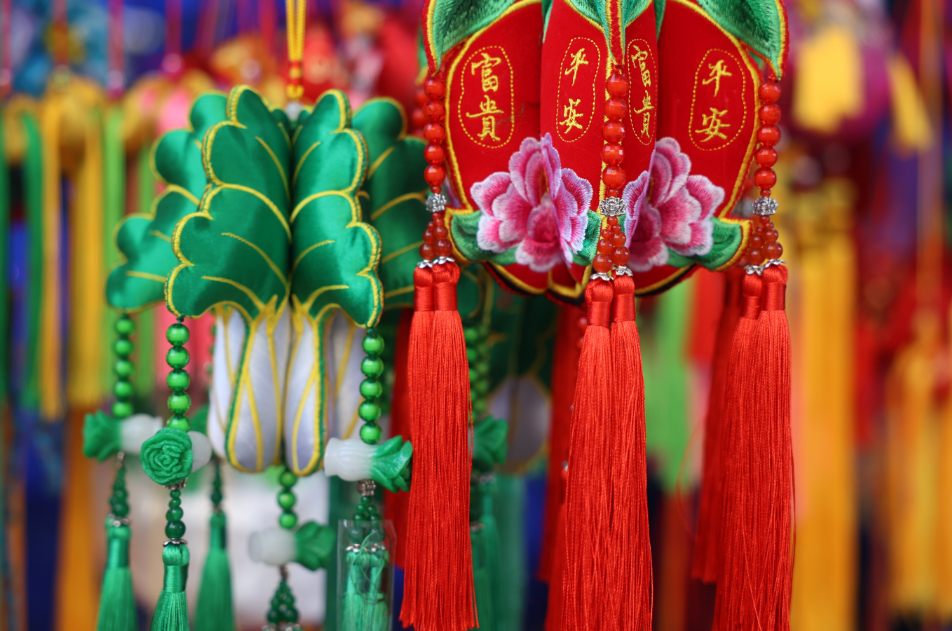 一點(diǎn)慶陽(yáng) | 香包節(jié)：帶火一座城（文/趙建軍）